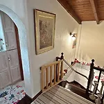 Nikolas Villa