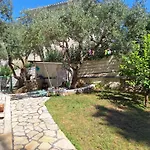 Nikolas Villa Asprogerakata