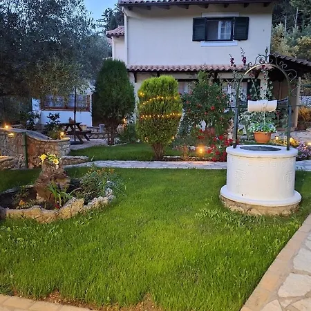 Nikolas Villa Asprogerakata