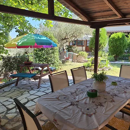 Villa Nikolas *
