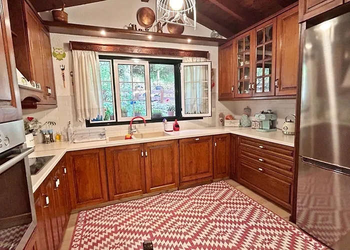 Nikolas Villa Asprogerakata