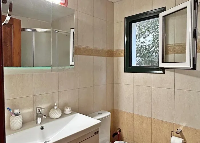 Nikolas Asprogerakata