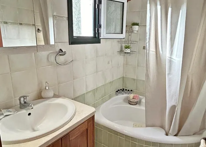 Nikolas * Asprogerakata