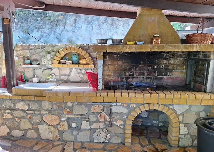 Nikolas Asprogerakata